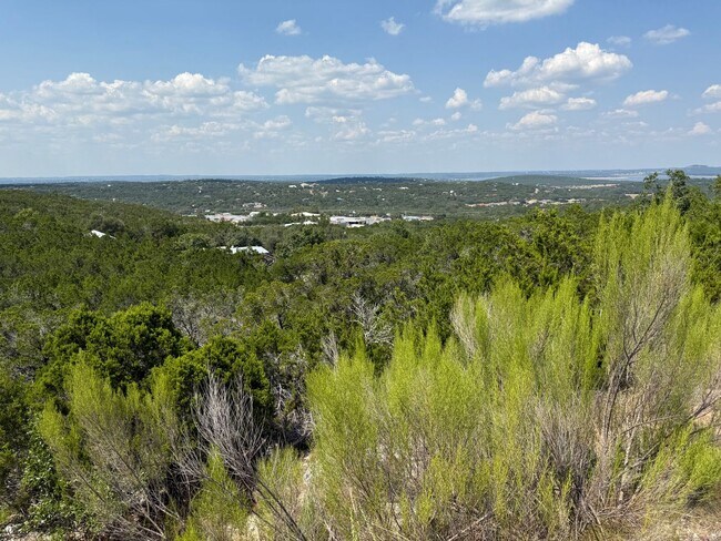 Building Photo - NEW ON MARKET