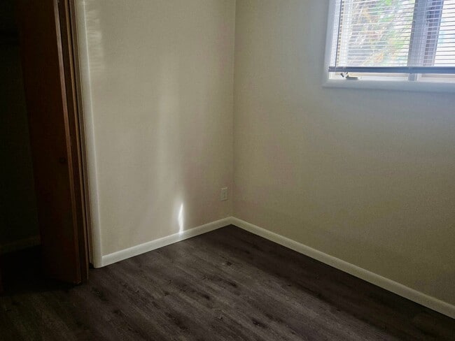 Building Photo - 8862 Kephart Ln