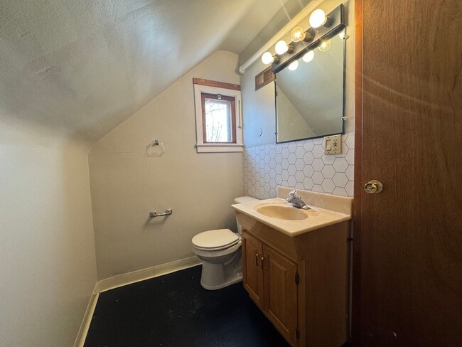 Building Photo - 1285 Cook Ave