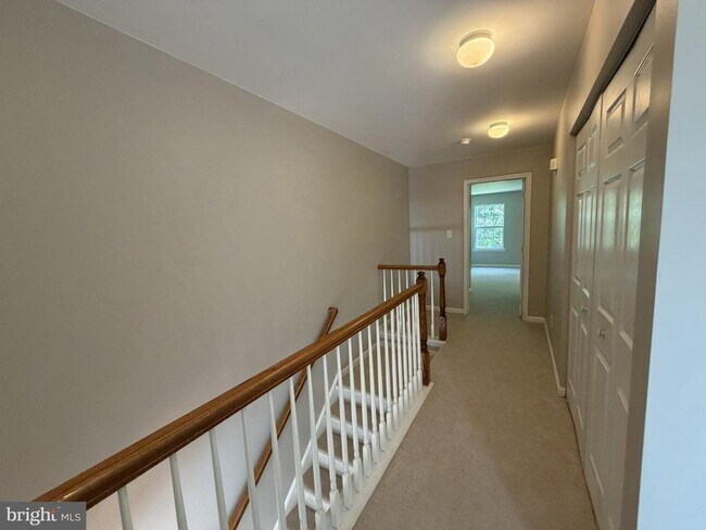 Building Photo - 278 Yorktown Ct