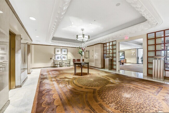 Building Photo - 1111 Caroline St