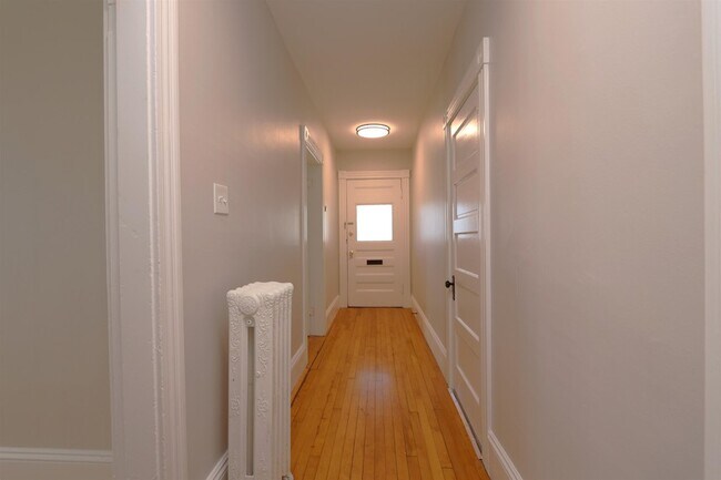 Building Photo - 781 Beech St