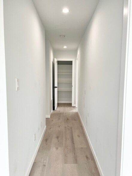 Building Photo - 2 Maywood Ave