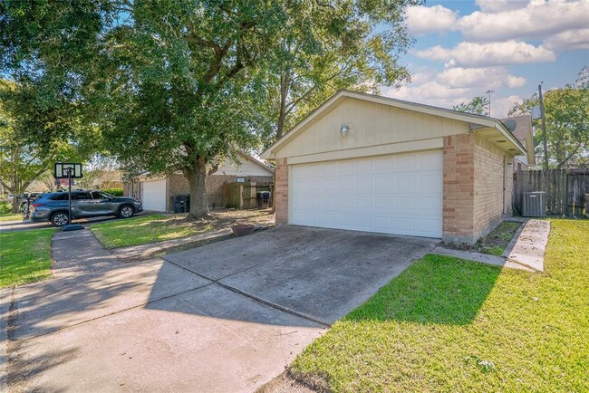Building Photo - 5411 Ingomar Way