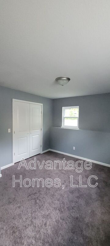 Building Photo - 700 N 70th St