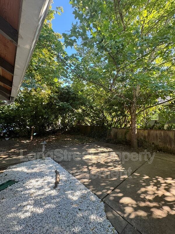 Building Photo - 129 NW 11th St