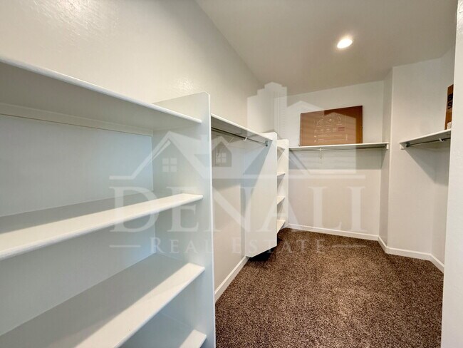 Building Photo - 1255 N Arizona Ave