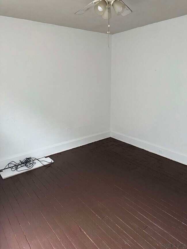 Building Photo - 86 Golde St