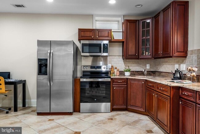 Building Photo - 43176 Tall Pines Ct