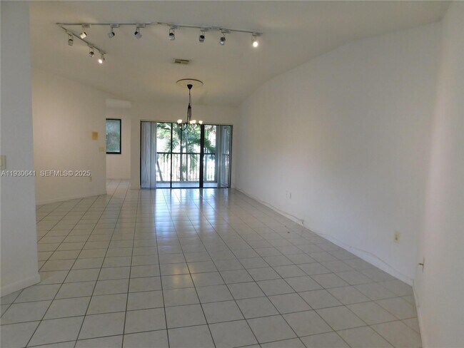 Building Photo - 9688 SW 138th Ave