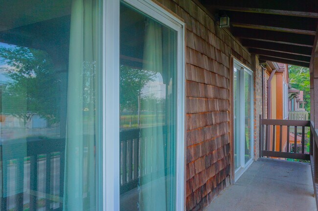 Building Photo - 10526 Hammerly Blvd