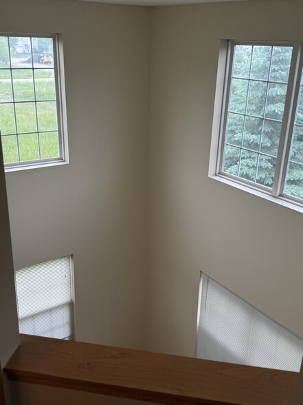 Building Photo - 611 Arbor Cir