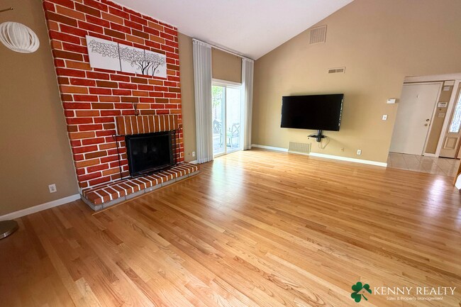 Building Photo - Charming Foster City Home with Outdoor Liv...