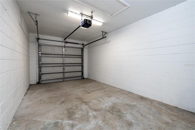 Building Photo - 13237 Greenpointe Dr