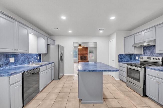 Building Photo - Available NOW!!!! Beautiful 1 story, 4 bed...