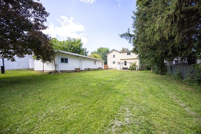 Building Photo - 52 East Ave