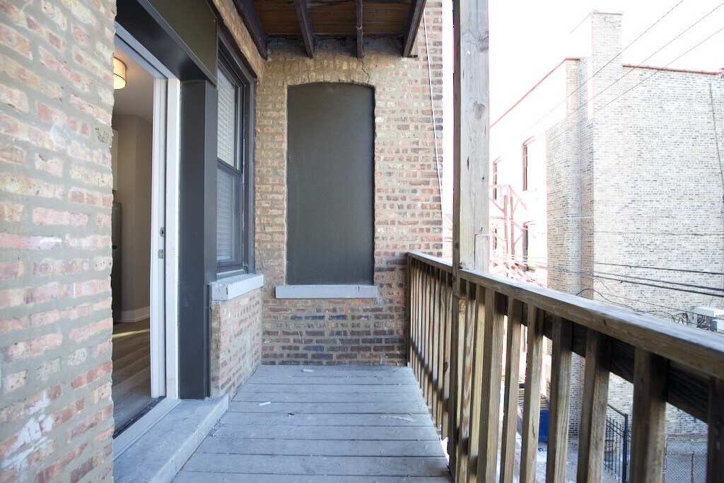 Building Photo - 3853 N Janssen Ave