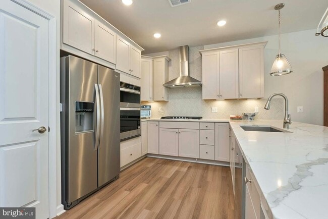 Building Photo - 15563 Blue Lotus Ln