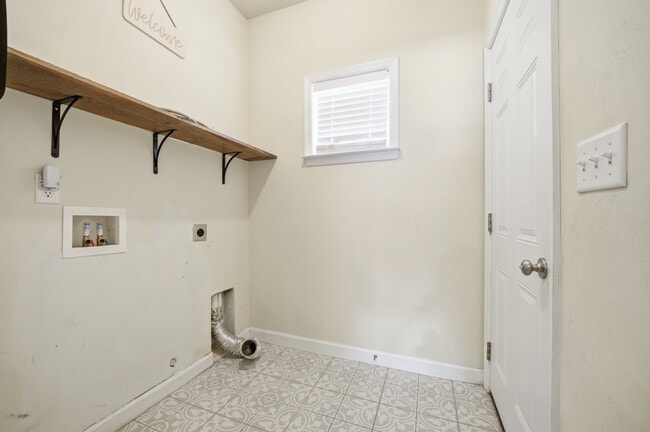 Building Photo - 3211 Calisha Ct