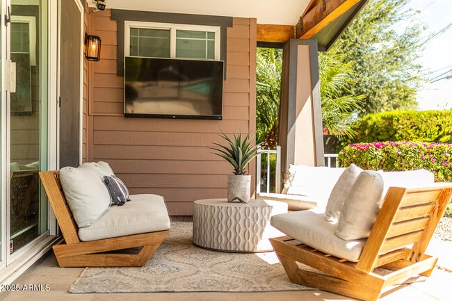 Building Photo - 3801 E Glenrosa Ave