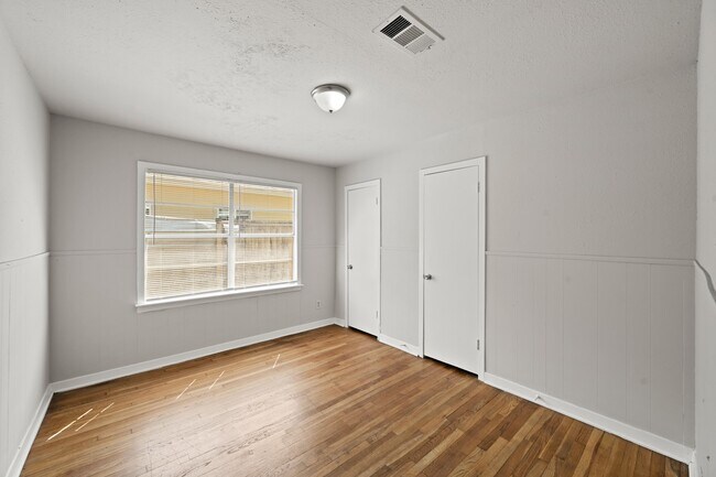 Building Photo - 1201 Orrel Dr