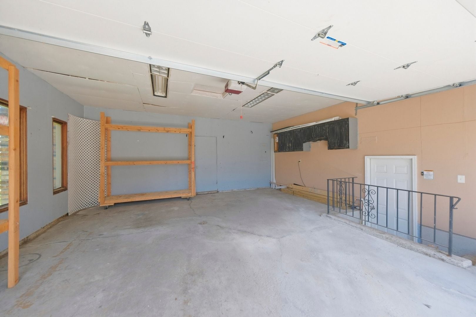 Building Photo - 3561 Sunrise Dr