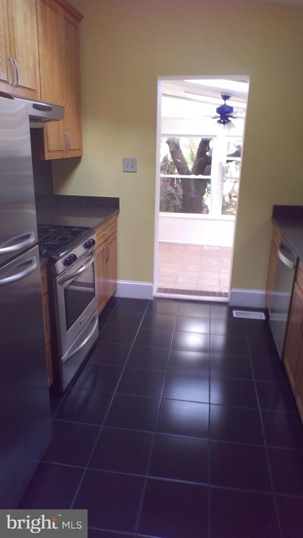 Building Photo - 778 McHenry St