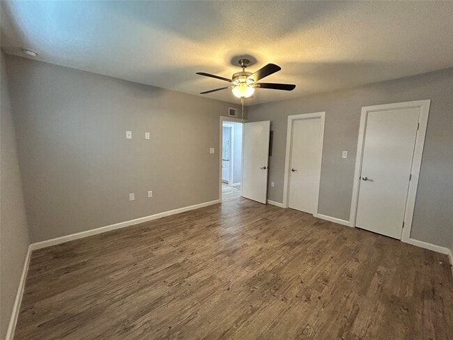Building Photo - 2810 Beauchamp St