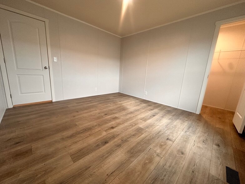 Building Photo - 30 Lapin St