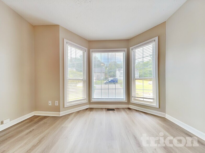 Building Photo - 2114 Lindley Ln