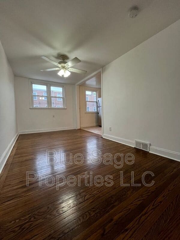 Building Photo - 229 Spruce St