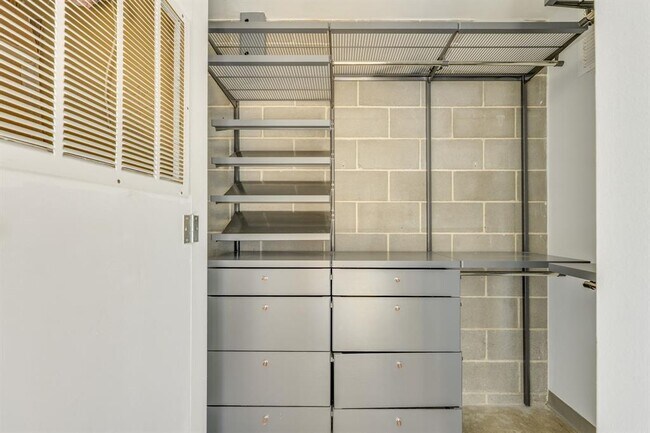 Building Photo - 4801 S Congress Ave