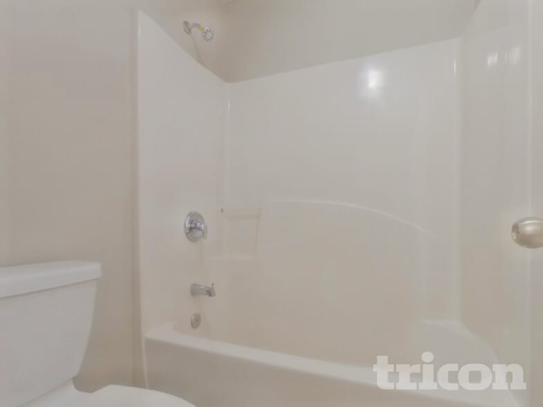 Building Photo - 611 Hemlock Ct