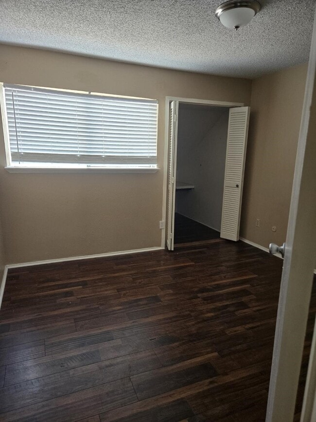 Building Photo - 6601 Sands Point Dr