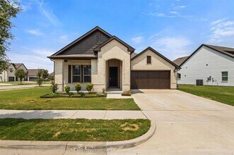 Building Photo - 2900 Blf Crk Dr