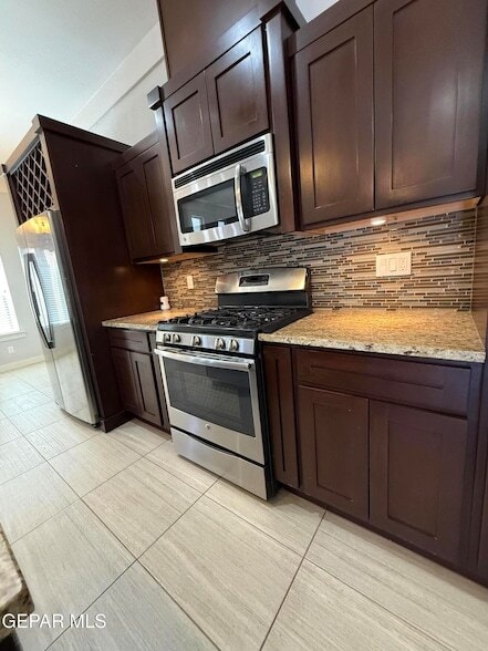 Building Photo - 3873 Loma Dante