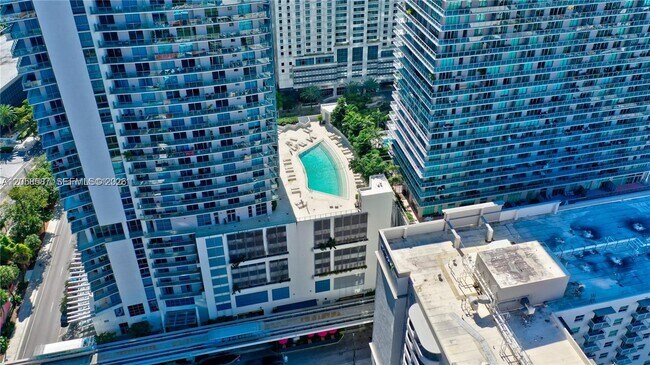 Building Photo - 1100 S Miami Ave