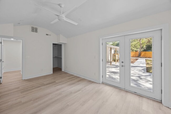 Building Photo - Impeccably Renovated Brick Ranch on James ...