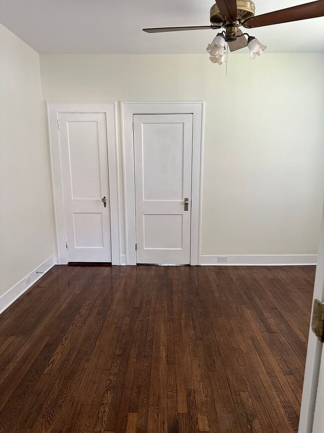 Building Photo - Three bedroom, three bath house in West End!