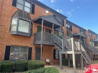Building Photo - 550 Dearing St