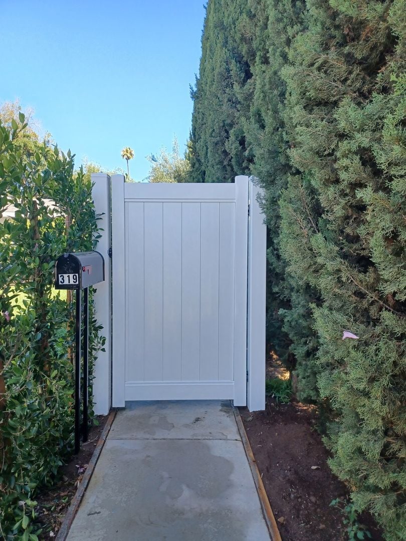 Building Photo - 319 E Ramona St