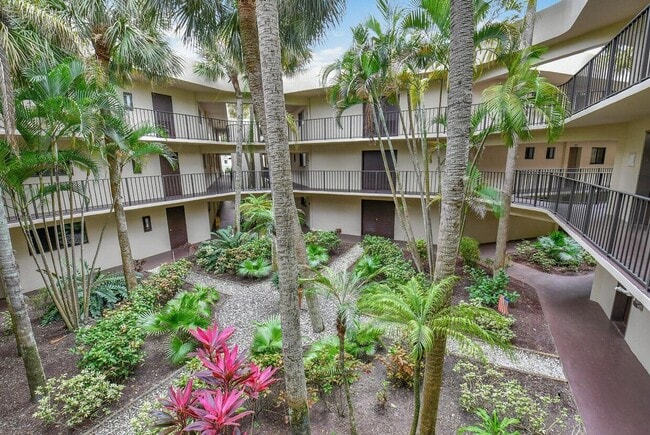 Building Photo - 5220 Las Verdes Cir