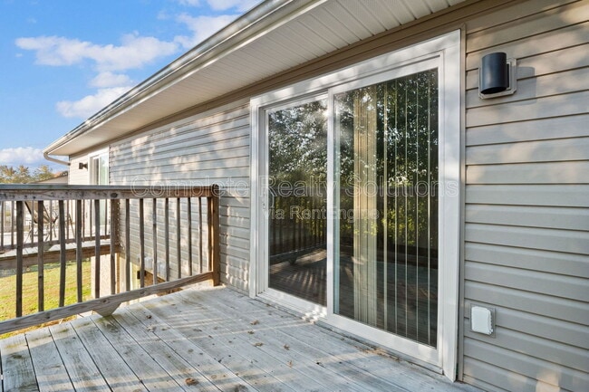 Building Photo - 716 Plankway Dr