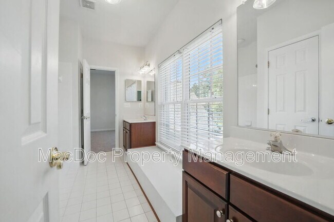Building Photo - 11402 Chivalry Chase Ln
