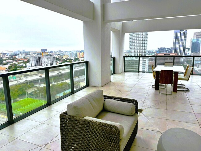 Building Photo - 239 SW 9th St