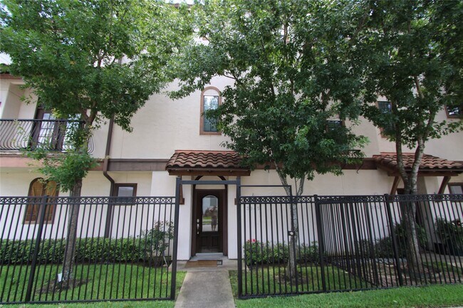Primary Photo - 3945 Gibson St