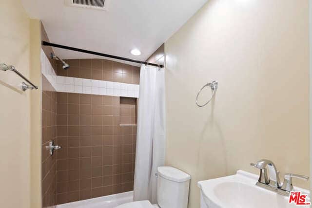 Building Photo - 1152 S Point View St