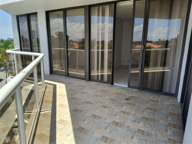 Building Photo - 3610 Yacht Club Dr