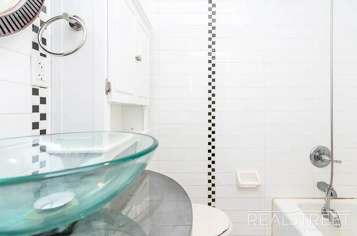 Building Photo - Harman Street