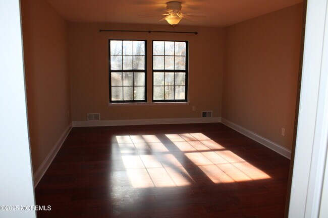 Building Photo - 94 Azalea Cir